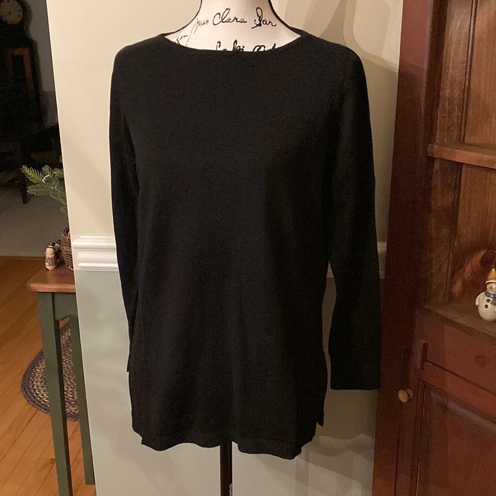 Ann Taylor black tunic sweater